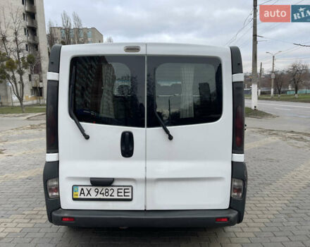 Белый Опель Виваро, объемом двигателя 1.9 л и пробегом 347 тыс. км за 7500 $, фото 5 на Automoto.ua