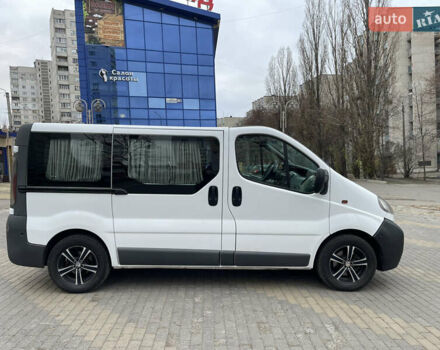 Белый Опель Виваро, объемом двигателя 1.9 л и пробегом 347 тыс. км за 7500 $, фото 3 на Automoto.ua