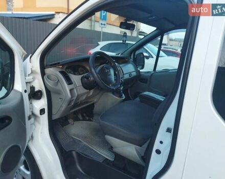 Білий Опель Віваро, об'ємом двигуна 1.9 л та пробігом 250 тис. км за 7400 $, фото 2 на Automoto.ua