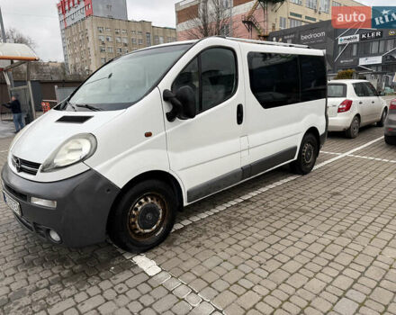 Белый Опель Виваро, объемом двигателя 1.9 л и пробегом 273 тыс. км за 8500 $, фото 2 на Automoto.ua