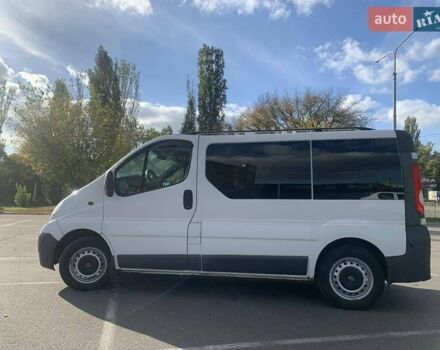 Белый Опель Виваро, объемом двигателя 2 л и пробегом 390 тыс. км за 7700 $, фото 4 на Automoto.ua