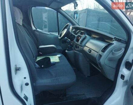 Білий Опель Віваро, об'ємом двигуна 1.9 л та пробігом 250 тис. км за 7400 $, фото 5 на Automoto.ua