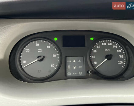 Білий Опель Віваро, об'ємом двигуна 1.9 л та пробігом 370 тис. км за 8350 $, фото 49 на Automoto.ua