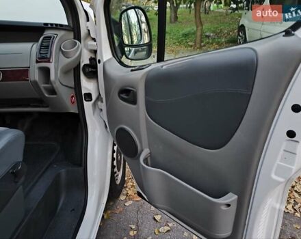 Білий Опель Віваро, об'ємом двигуна 1.9 л та пробігом 212 тис. км за 8200 $, фото 6 на Automoto.ua