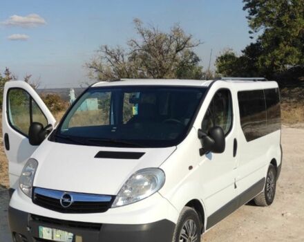 Белый Опель Виваро, объемом двигателя 2.5 л и пробегом 210 тыс. км за 7800 $, фото 9 на Automoto.ua