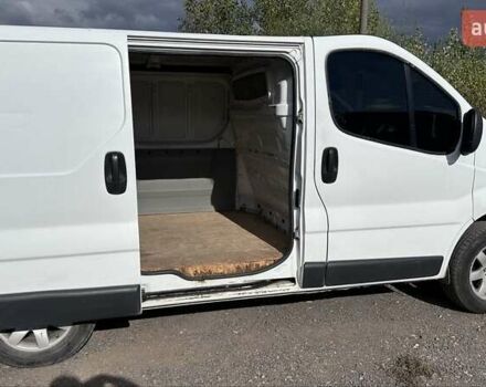 Белый Опель Виваро, объемом двигателя 1.9 л и пробегом 235 тыс. км за 6500 $, фото 2 на Automoto.ua