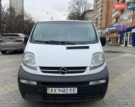 Белый Опель Виваро, объемом двигателя 1.9 л и пробегом 347 тыс. км за 7500 $, фото 1 на Automoto.ua