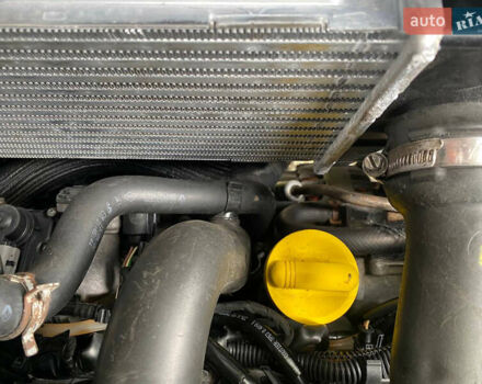 Білий Опель Віваро, об'ємом двигуна 2 л та пробігом 310 тис. км за 8500 $, фото 5 на Automoto.ua