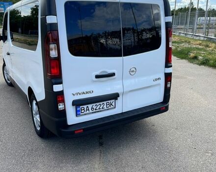 Білий Опель Віваро, об'ємом двигуна 1.9 л та пробігом 250 тис. км за 17000 $, фото 3 на Automoto.ua