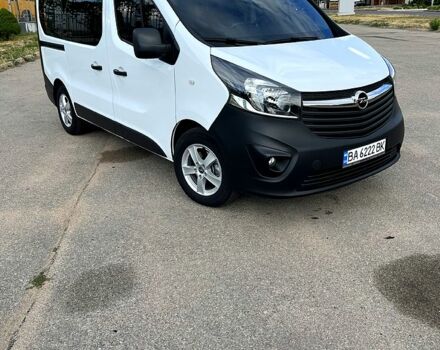 Білий Опель Віваро, об'ємом двигуна 1.9 л та пробігом 250 тис. км за 17000 $, фото 4 на Automoto.ua
