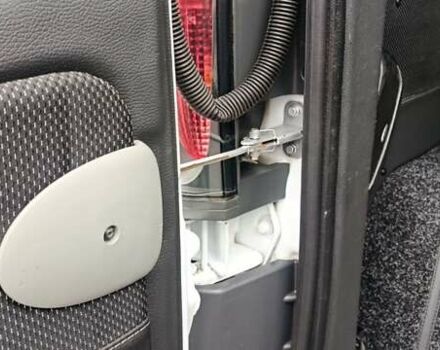 Белый Опель Виваро, объемом двигателя 1.9 л и пробегом 237 тыс. км за 8800 $, фото 27 на Automoto.ua