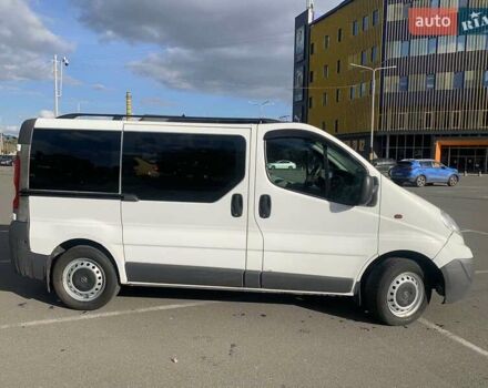 Белый Опель Виваро, объемом двигателя 2 л и пробегом 390 тыс. км за 7700 $, фото 1 на Automoto.ua