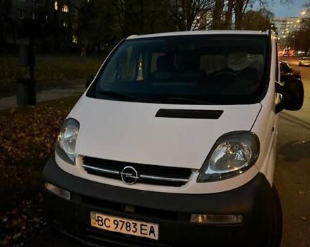Белый Опель Виваро, объемом двигателя 1.9 л и пробегом 384 тыс. км за 7600 $, фото 3 на Automoto.ua