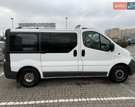 Белый Опель Виваро, объемом двигателя 1.9 л и пробегом 273 тыс. км за 8500 $, фото 8 на Automoto.ua