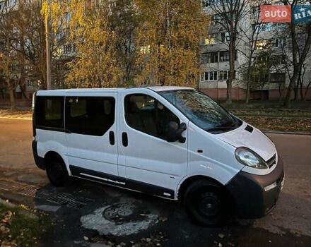 Белый Опель Виваро, объемом двигателя 1.9 л и пробегом 384 тыс. км за 7600 $, фото 1 на Automoto.ua