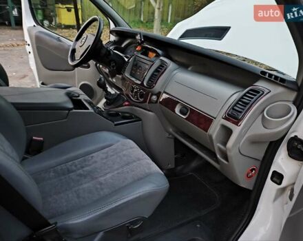 Білий Опель Віваро, об'ємом двигуна 1.9 л та пробігом 212 тис. км за 8200 $, фото 7 на Automoto.ua