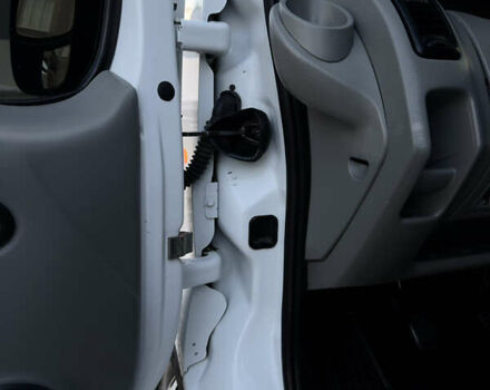 Белый Опель Виваро, объемом двигателя 2 л и пробегом 337 тыс. км за 8850 $, фото 32 на Automoto.ua