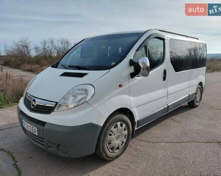 Белый Опель Виваро, объемом двигателя 2 л и пробегом 385 тыс. км за 8800 $, фото 7 на Automoto.ua