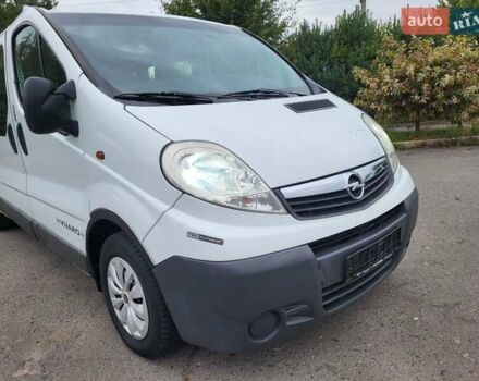 Белый Опель Виваро, объемом двигателя 2 л и пробегом 248 тыс. км за 9500 $, фото 9 на Automoto.ua