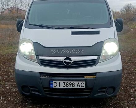 Білий Опель Віваро, об'ємом двигуна 2 л та пробігом 307 тис. км за 9300 $, фото 2 на Automoto.ua