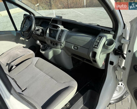 Белый Опель Виваро, объемом двигателя 2 л и пробегом 330 тыс. км за 5999 $, фото 14 на Automoto.ua