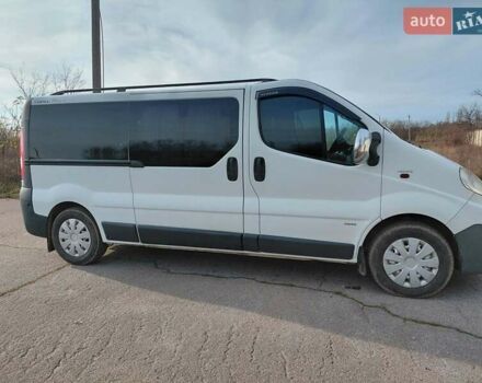 Белый Опель Виваро, объемом двигателя 2 л и пробегом 385 тыс. км за 8800 $, фото 10 на Automoto.ua