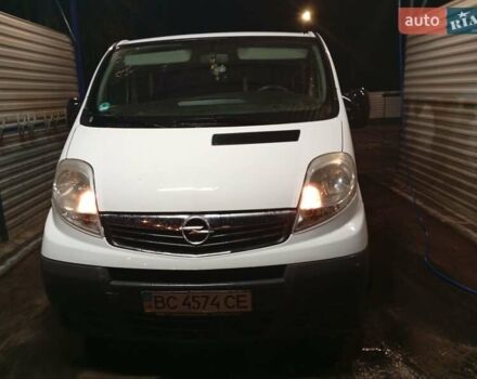 Белый Опель Виваро, объемом двигателя 2 л и пробегом 262 тыс. км за 8500 $, фото 10 на Automoto.ua
