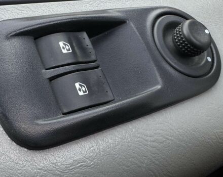 Білий Опель Віваро, об'ємом двигуна 1.9 л та пробігом 280 тис. км за 6600 $, фото 16 на Automoto.ua