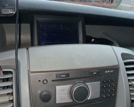 Білий Опель Віваро, об'ємом двигуна 2.46 л та пробігом 320 тис. км за 8500 $, фото 14 на Automoto.ua