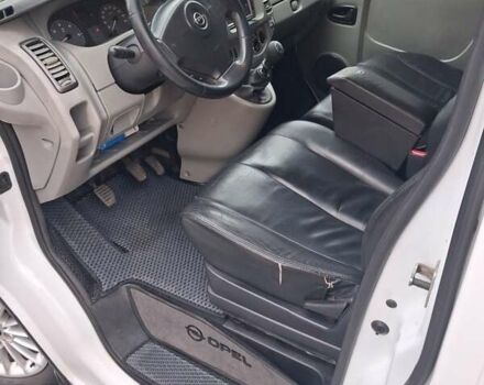 Білий Опель Віваро, об'ємом двигуна 2 л та пробігом 302 тис. км за 8500 $, фото 2 на Automoto.ua