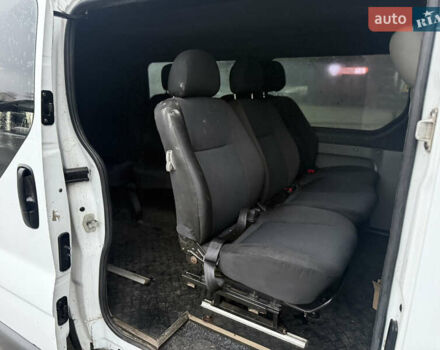 Білий Опель Віваро, об'ємом двигуна 2 л та пробігом 428 тис. км за 6999 $, фото 6 на Automoto.ua