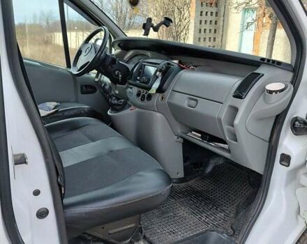 Белый Опель Виваро, объемом двигателя 2 л и пробегом 385 тыс. км за 8800 $, фото 16 на Automoto.ua