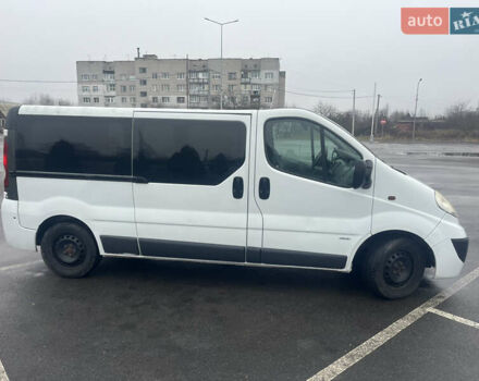 Білий Опель Віваро, об'ємом двигуна 2 л та пробігом 340 тис. км за 8300 $, фото 1 на Automoto.ua