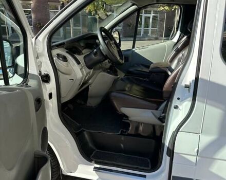 Білий Опель Віваро, об'ємом двигуна 2 л та пробігом 349 тис. км за 8800 $, фото 12 на Automoto.ua