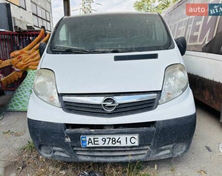 Белый Опель Виваро, объемом двигателя 2 л и пробегом 275 тыс. км за 2500 $, фото 1 на Automoto.ua
