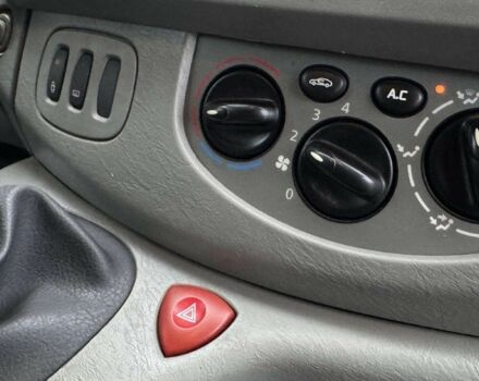 Білий Опель Віваро, об'ємом двигуна 1.9 л та пробігом 280 тис. км за 6600 $, фото 17 на Automoto.ua