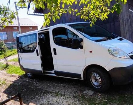 Белый Опель Виваро, объемом двигателя 2 л и пробегом 262 тыс. км за 8500 $, фото 4 на Automoto.ua