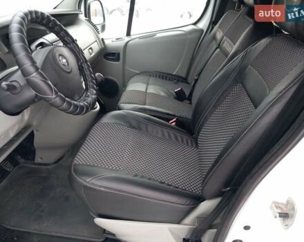 Белый Опель Виваро, объемом двигателя 2 л и пробегом 275 тыс. км за 8900 $, фото 18 на Automoto.ua