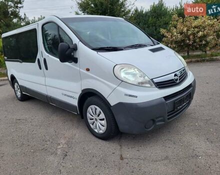 Белый Опель Виваро, объемом двигателя 2 л и пробегом 248 тыс. км за 9500 $, фото 16 на Automoto.ua