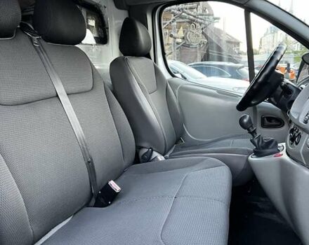 Белый Опель Виваро, объемом двигателя 1.87 л и пробегом 300 тыс. км за 7300 $, фото 21 на Automoto.ua