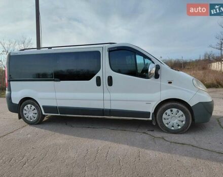 Белый Опель Виваро, объемом двигателя 2 л и пробегом 385 тыс. км за 8800 $, фото 9 на Automoto.ua
