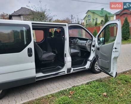 Белый Опель Виваро, объемом двигателя 2 л и пробегом 248 тыс. км за 9500 $, фото 114 на Automoto.ua