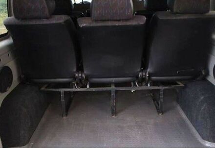 Білий Опель Віваро, об'ємом двигуна 1.9 л та пробігом 500 тис. км за 6166 $, фото 1 на Automoto.ua