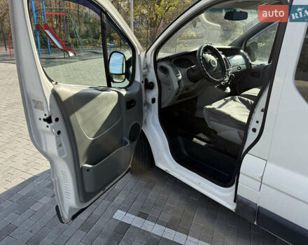Белый Опель Виваро, объемом двигателя 2 л и пробегом 330 тыс. км за 5999 $, фото 19 на Automoto.ua