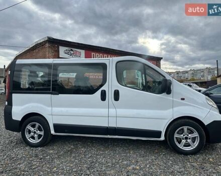 Белый Опель Виваро, объемом двигателя 2 л и пробегом 333 тыс. км за 8800 $, фото 3 на Automoto.ua
