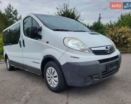 Белый Опель Виваро, объемом двигателя 2 л и пробегом 248 тыс. км за 9500 $, фото 5 на Automoto.ua