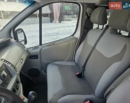 Белый Опель Виваро, объемом двигателя 2 л и пробегом 298 тыс. км за 8500 $, фото 6 на Automoto.ua