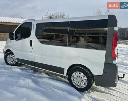 Белый Опель Виваро, объемом двигателя 2 л и пробегом 298 тыс. км за 8500 $, фото 3 на Automoto.ua