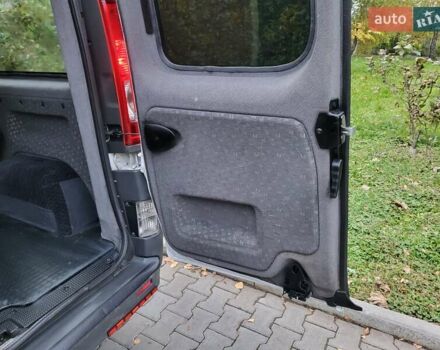 Белый Опель Виваро, объемом двигателя 2 л и пробегом 248 тыс. км за 9500 $, фото 94 на Automoto.ua