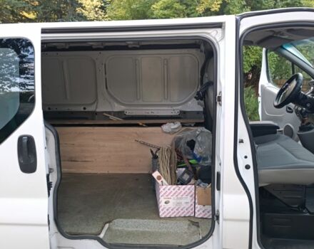 Білий Опель Віваро, об'ємом двигуна 2 л та пробігом 327 тис. км за 8500 $, фото 4 на Automoto.ua